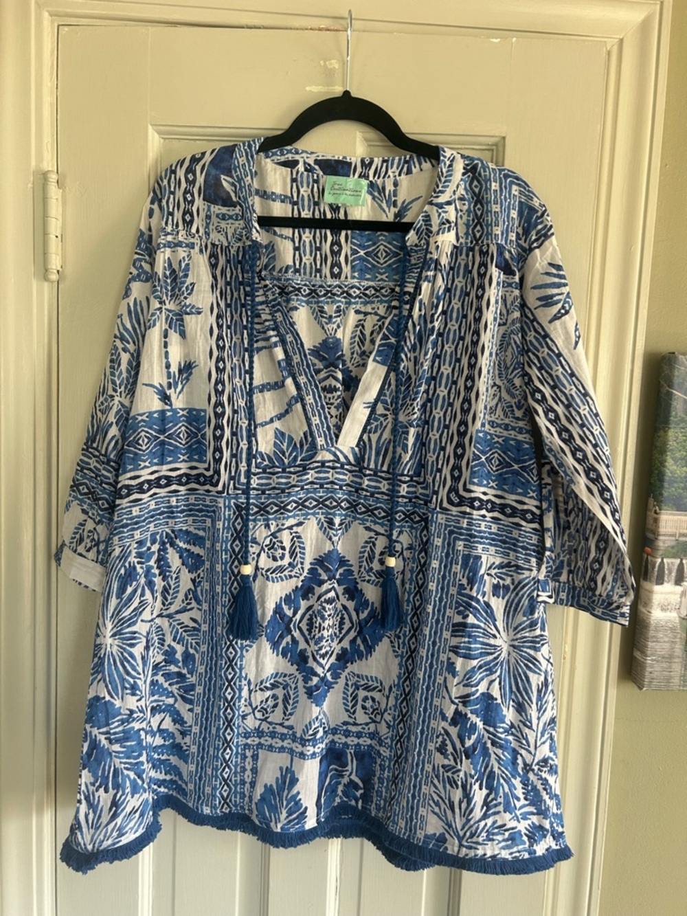 True Destinations blue and white tropical print swim cover-up New size M